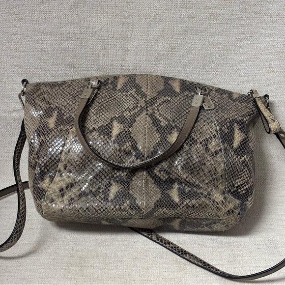 Coach Madison Kelsey Satchel Handbag in a snake skin print - Picture 4 of 8